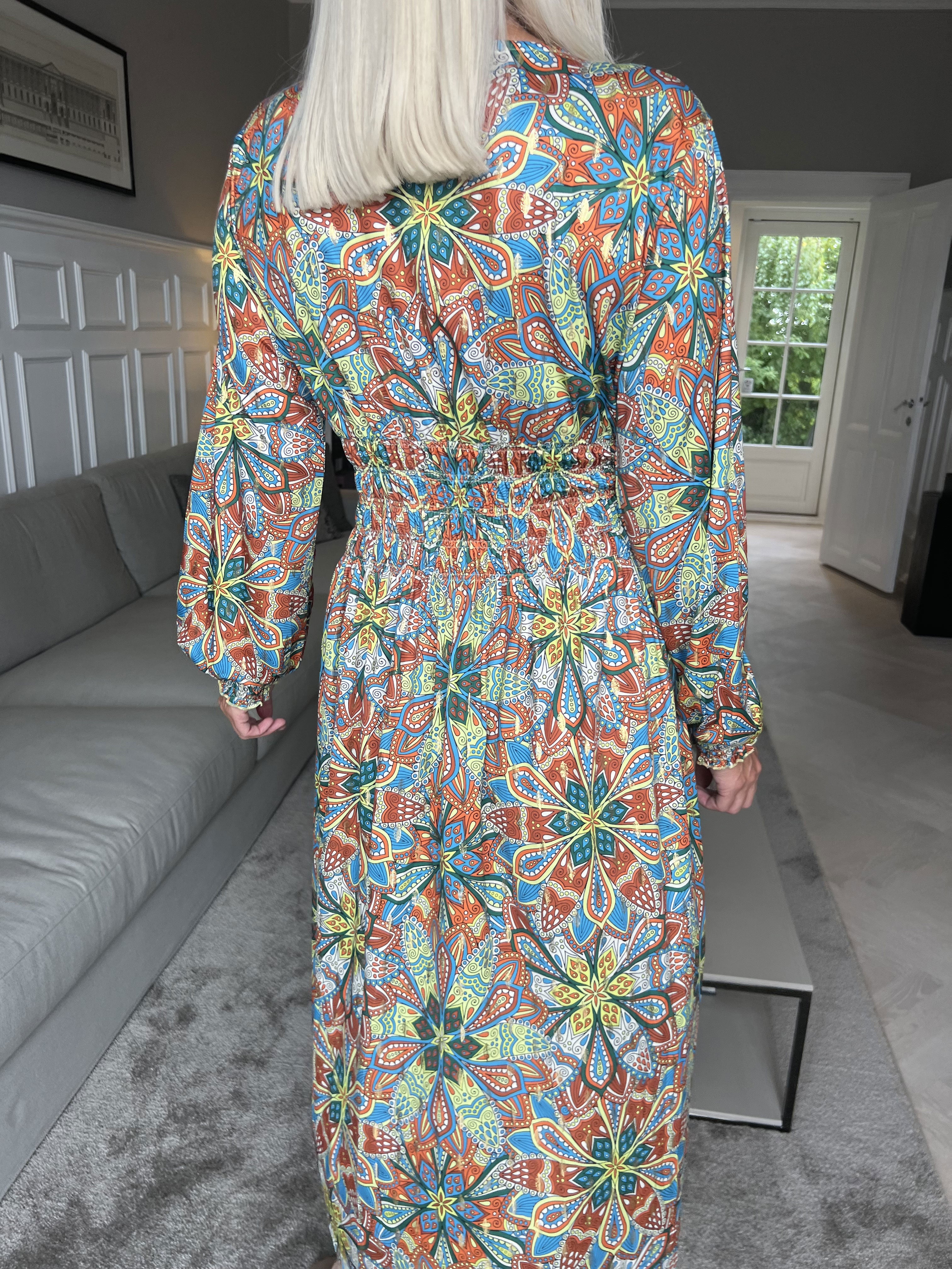 Pams Multi Midi L/S - Elastisk kjole i krølfrit stof med lange ærmer